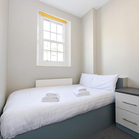 Spacious Room With Shared Facilities Londra Dış mekan fotoğraf