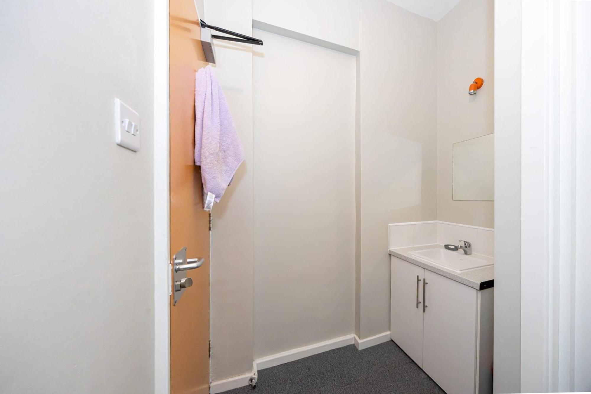 Spacious Room With Shared Facilities Londra Dış mekan fotoğraf